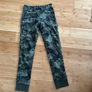 Pre worn Gap Kids jogger Size XXL (slim)